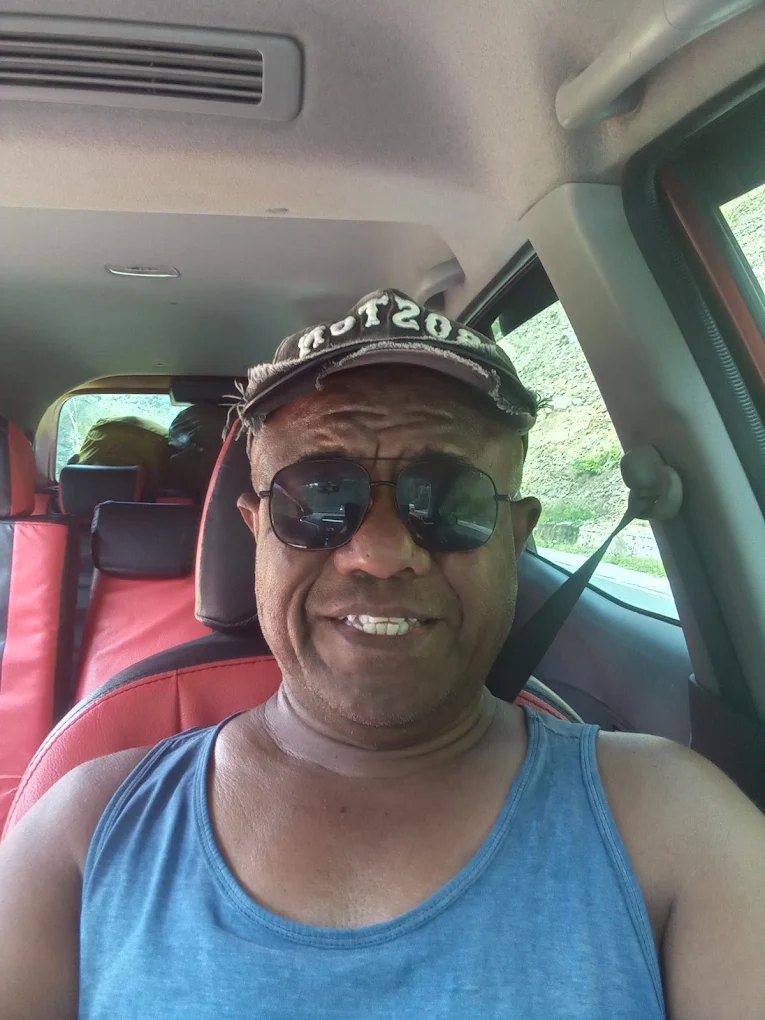 Vincent Flores Tour & Travel